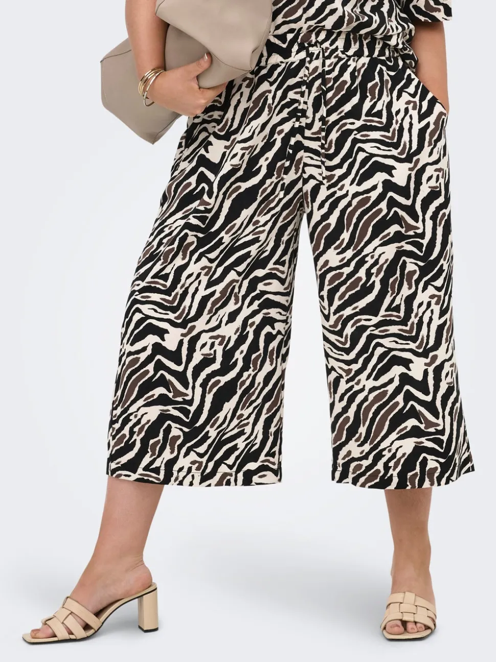 CARELITE Cropped Fit Culottebyxor