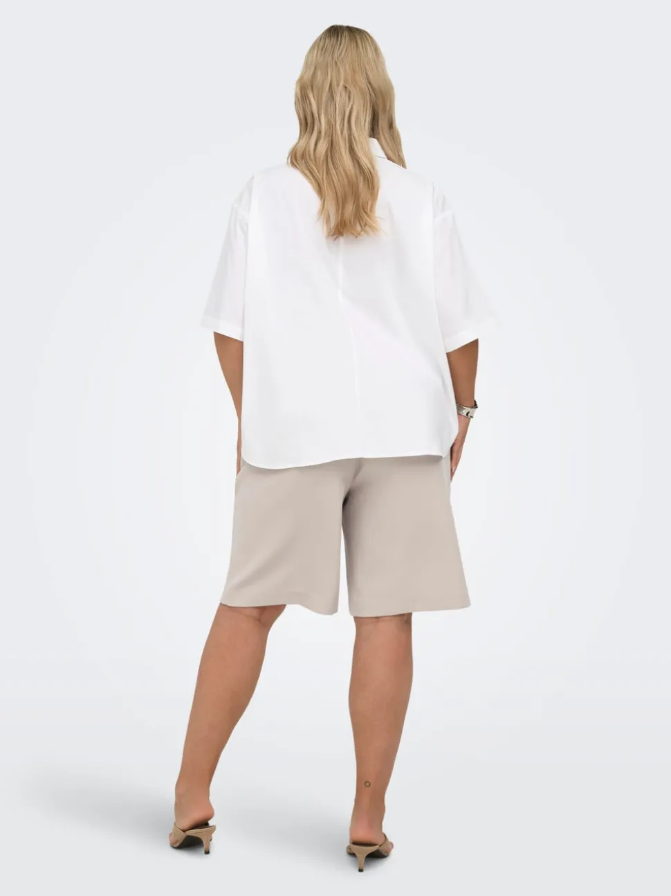CARMIA Hög midja Normal passform Shorts