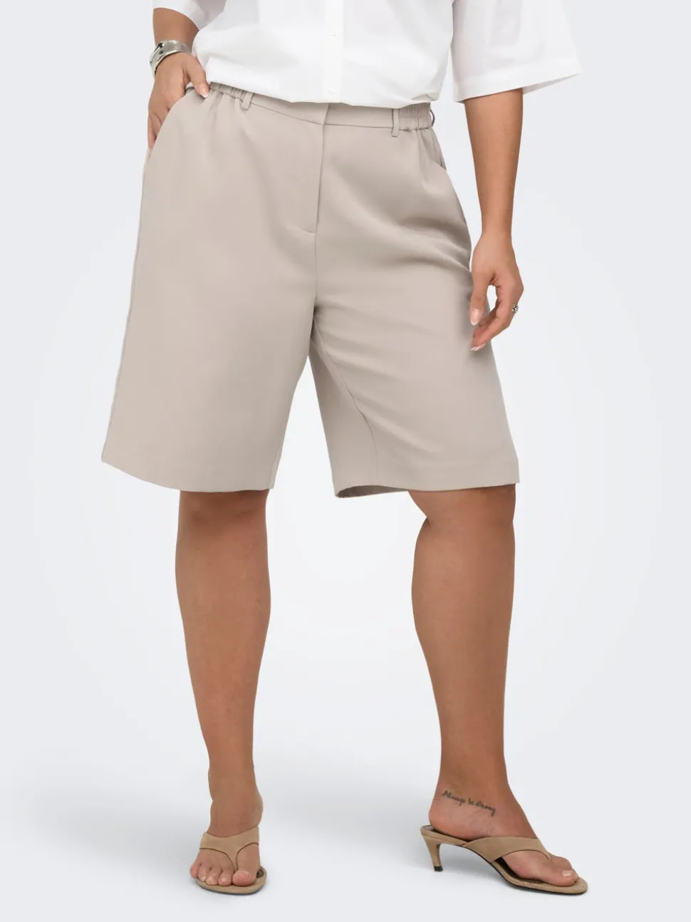 CARMIA Hög midja Normal passform Shorts
