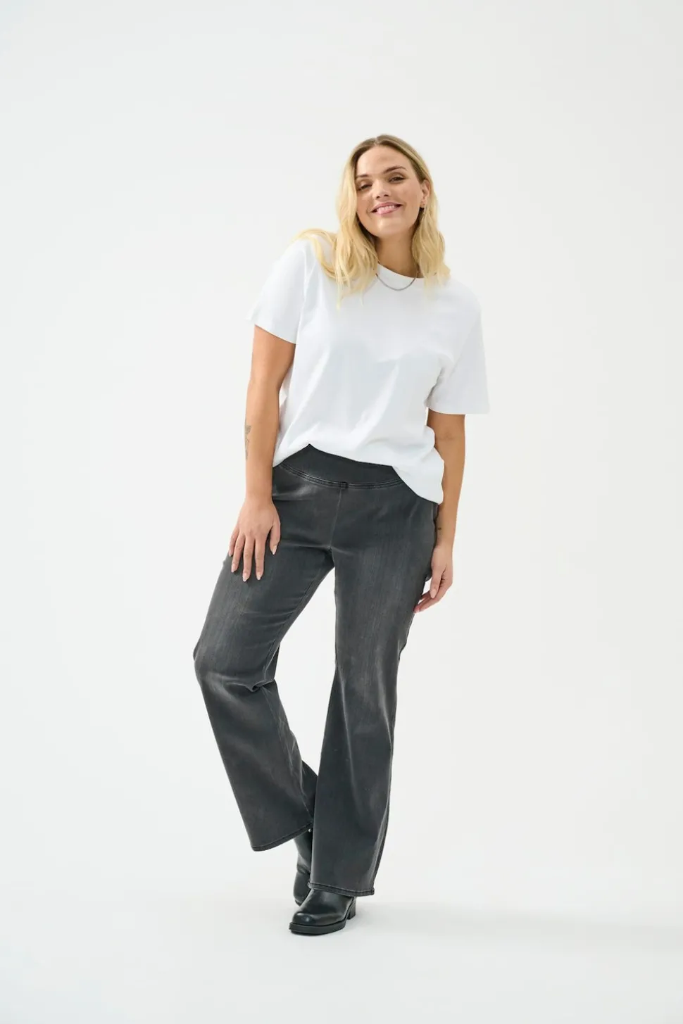 CARROYAL Medelhög midja Utsvängd passform Jeans