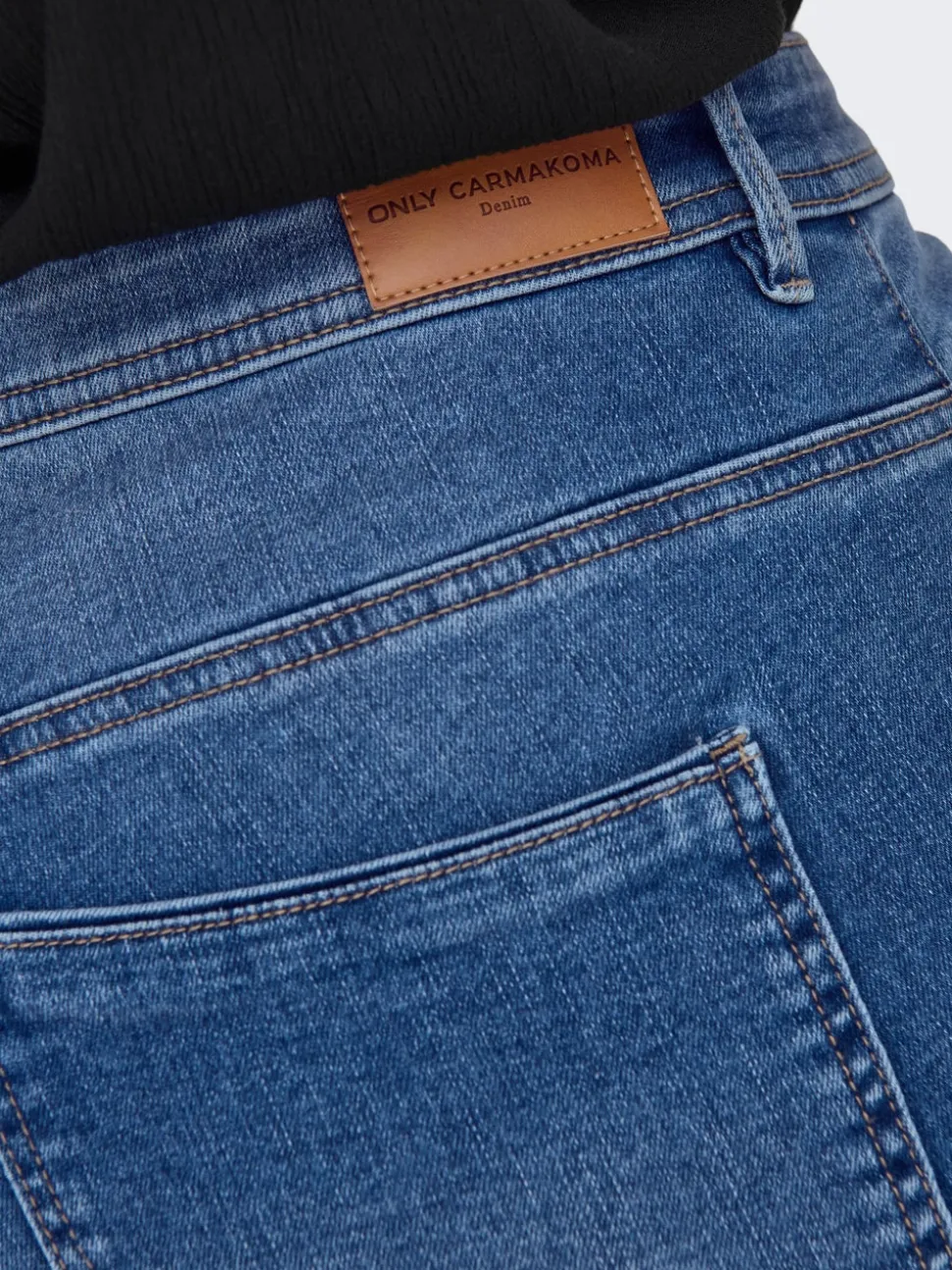 CARSALLY Medelhög midja Utsvängd passform Jeans