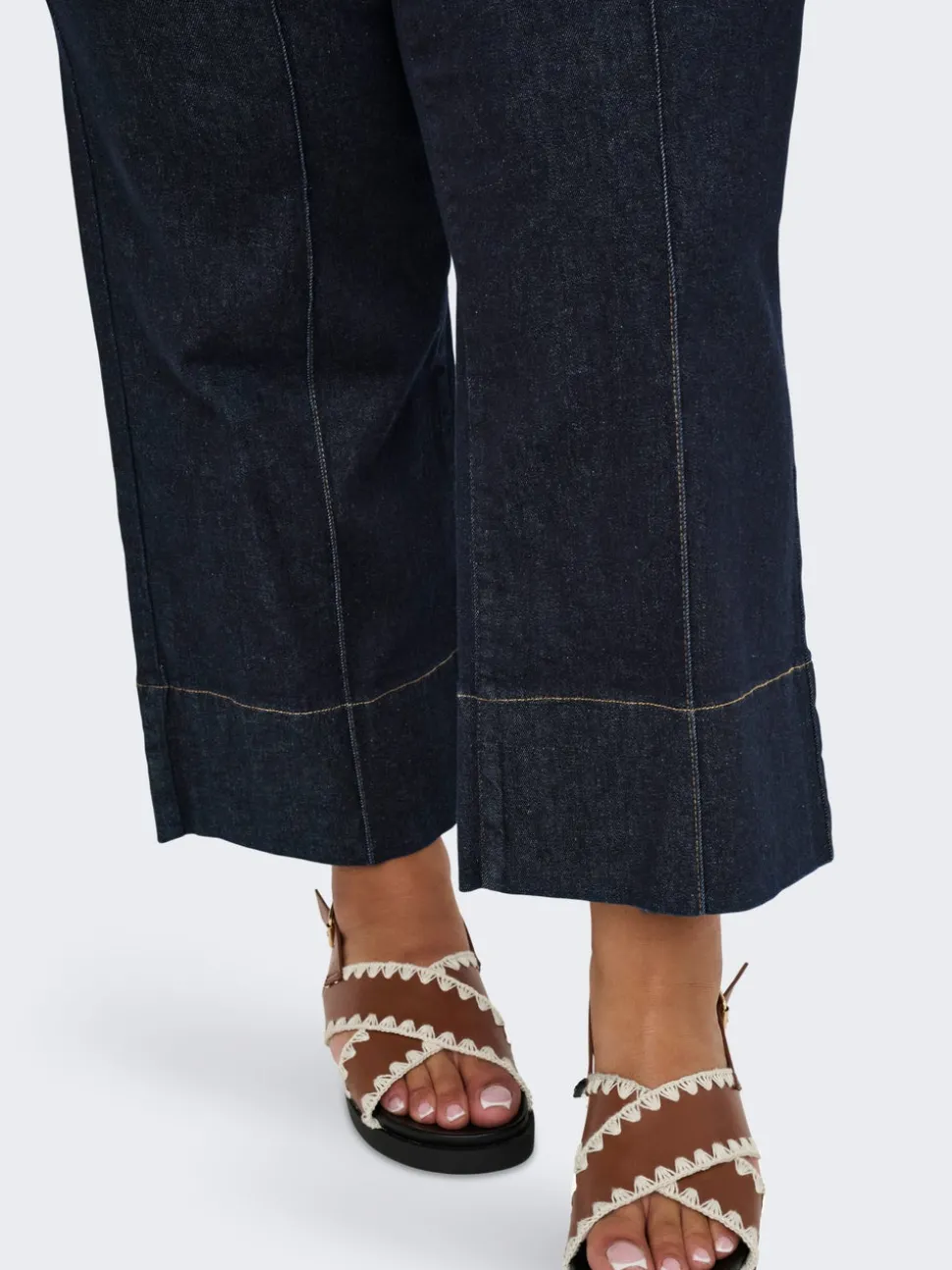 CARWILLY Hög midja Vida ben Beskuren Jeans
