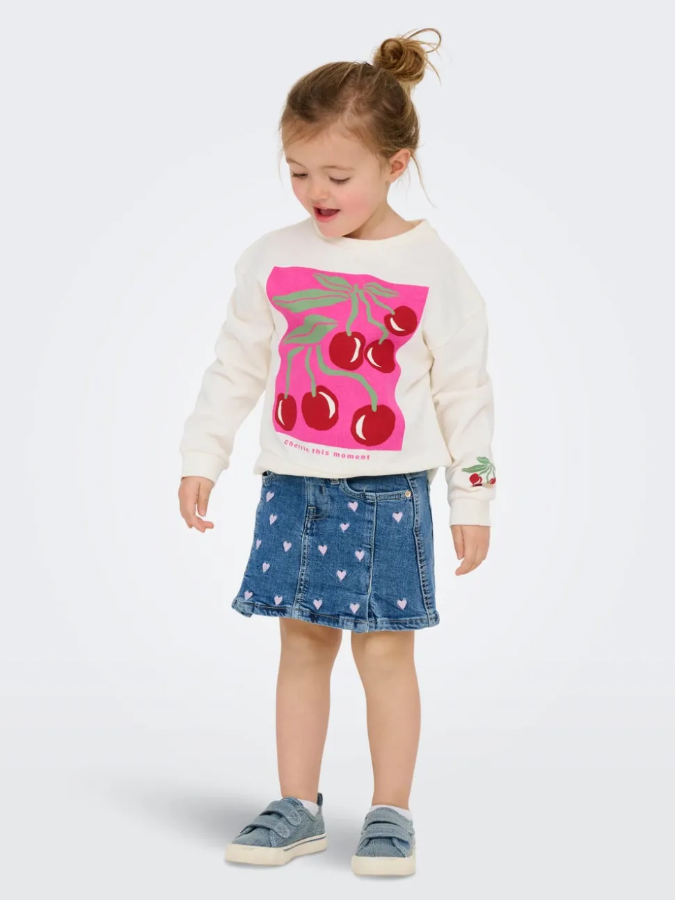 KMGARTSY Sweatshirt