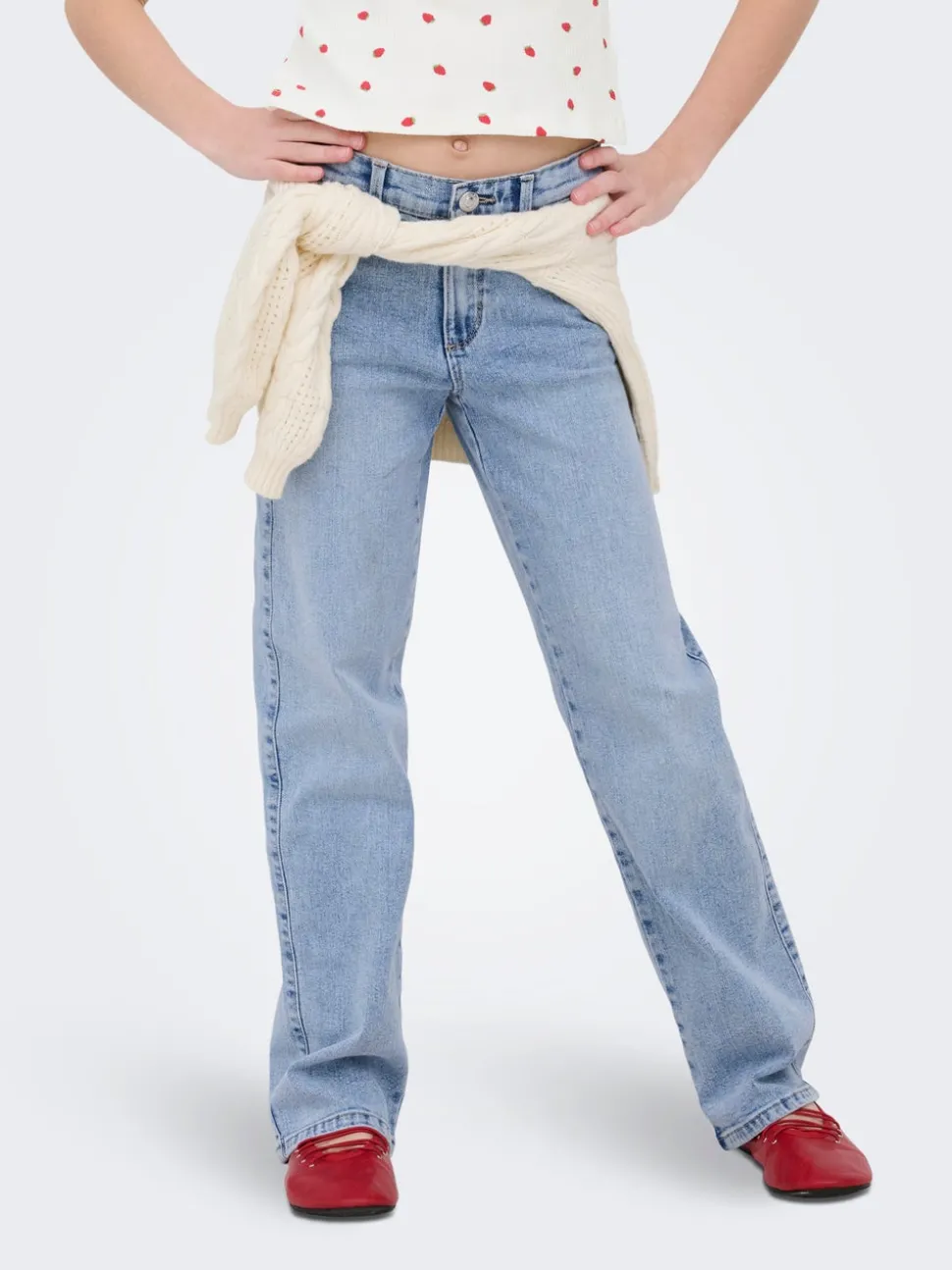 KOGBLAIR Medelhög midja Vida ben Jeans