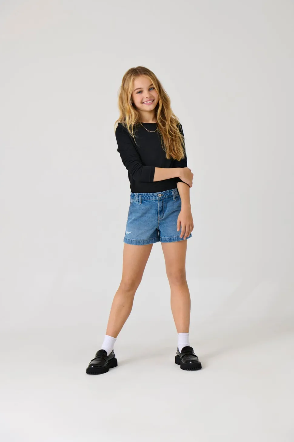 KOGCOMET Medelhög midja Vida ben Denimshorts