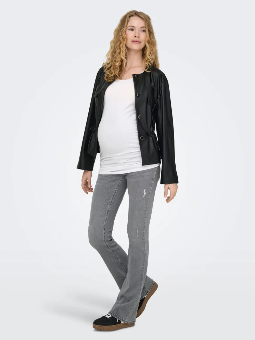 OLMBLUSH Utsvängd passform Jeans