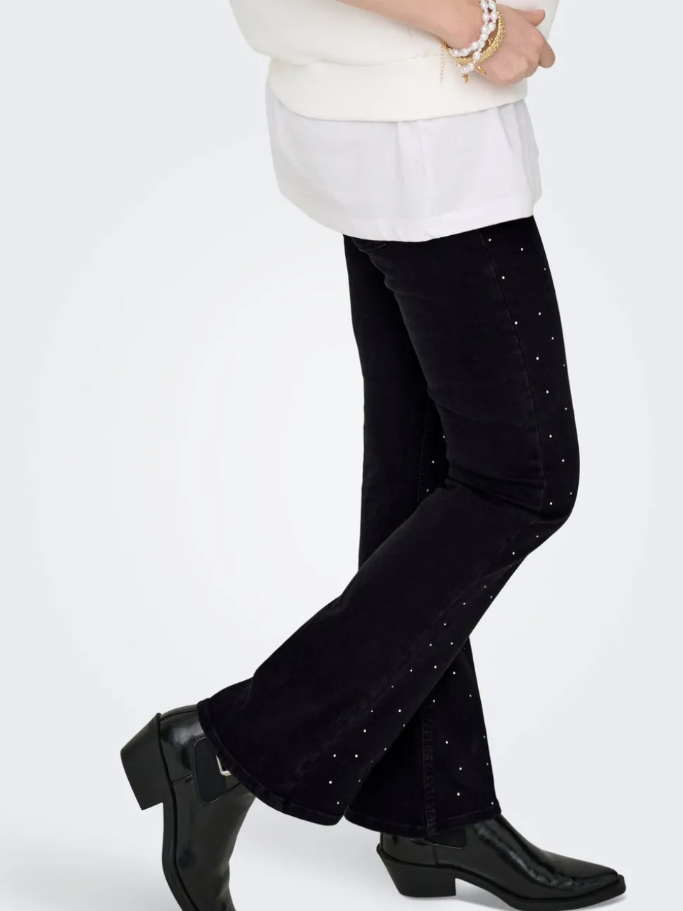 OLMBLUSH Utsvängd passform Jeans