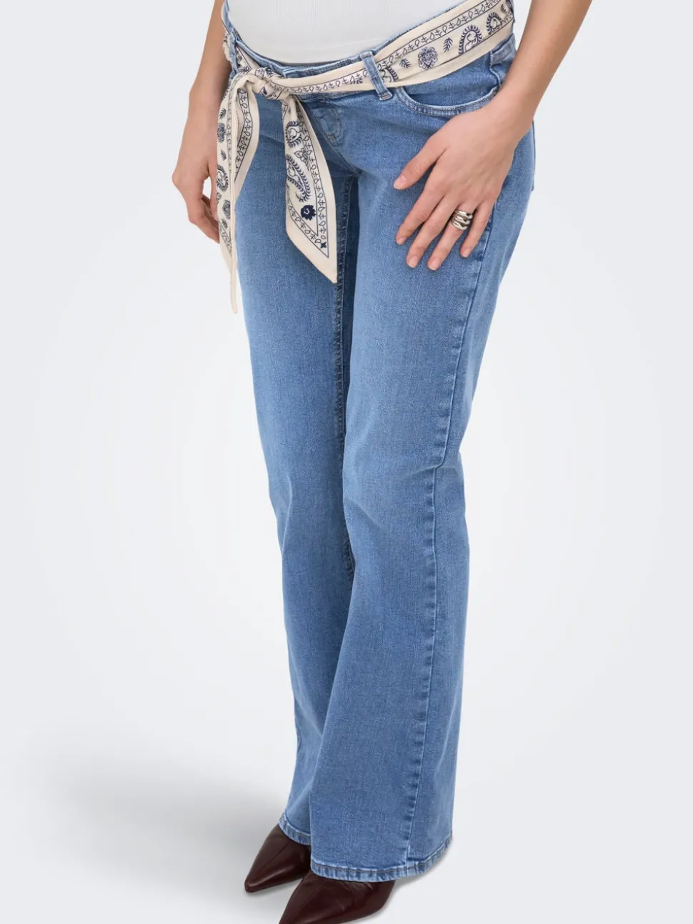 OLMBLUSH Utsvängd passform Jeans