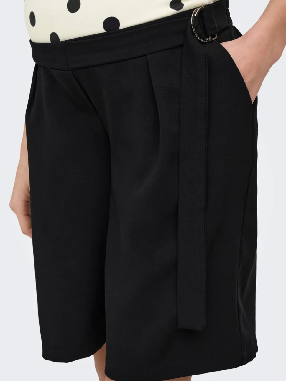 OLMVICTORIA Hög midja Normal passform Shorts