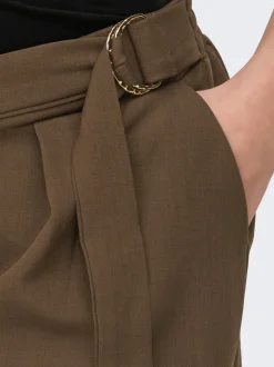 OLMVICTORIA Hög midja Normal passform Shorts