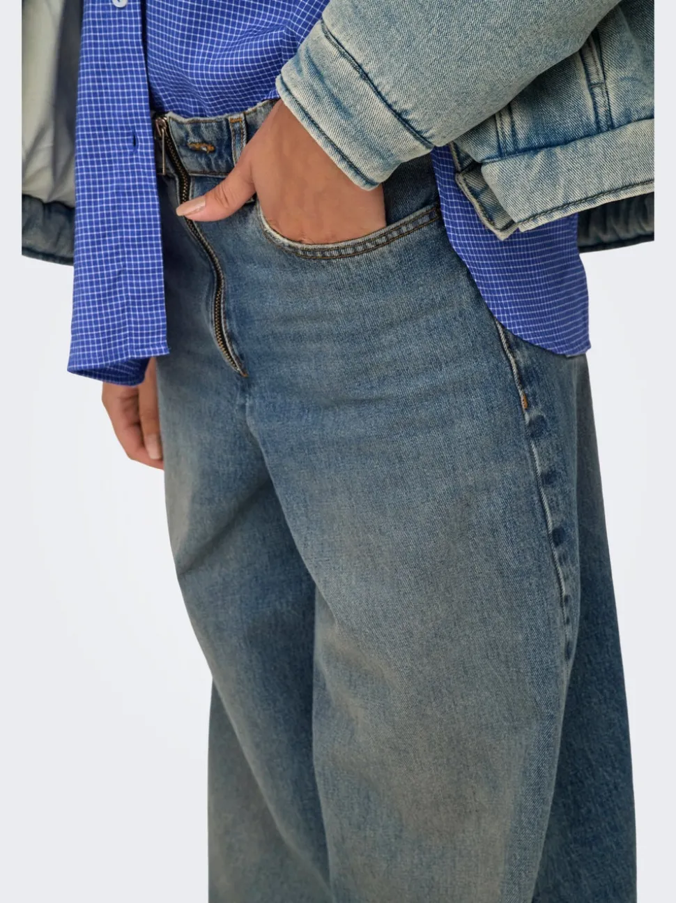 ONLBAXTER Medelhög midja Vida ben Jeans