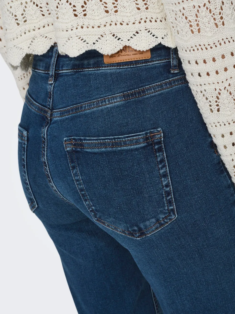 ONLBLUSH Medelhög midja Rak passform Jeans