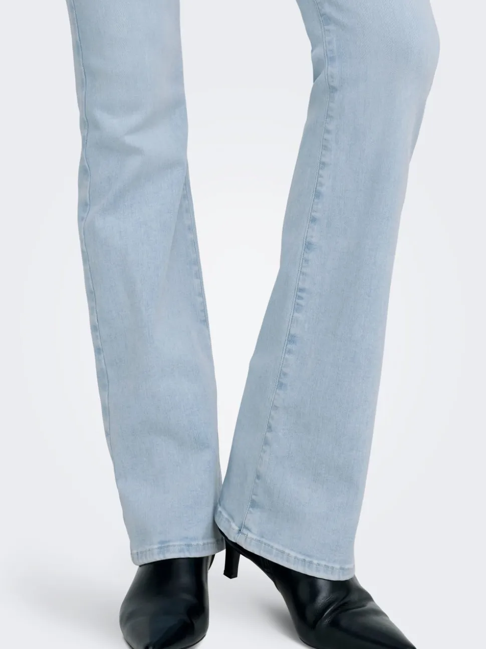 ONLBLUSH Medelhög midja Utsvängd passform Jeans
