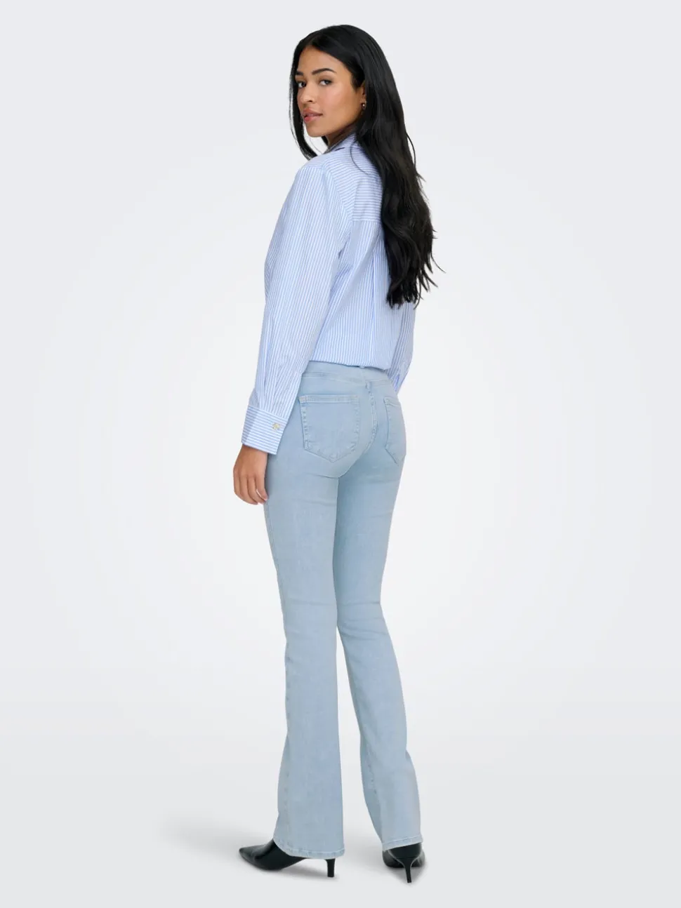ONLBLUSH Medelhög midja Utsvängd passform Jeans