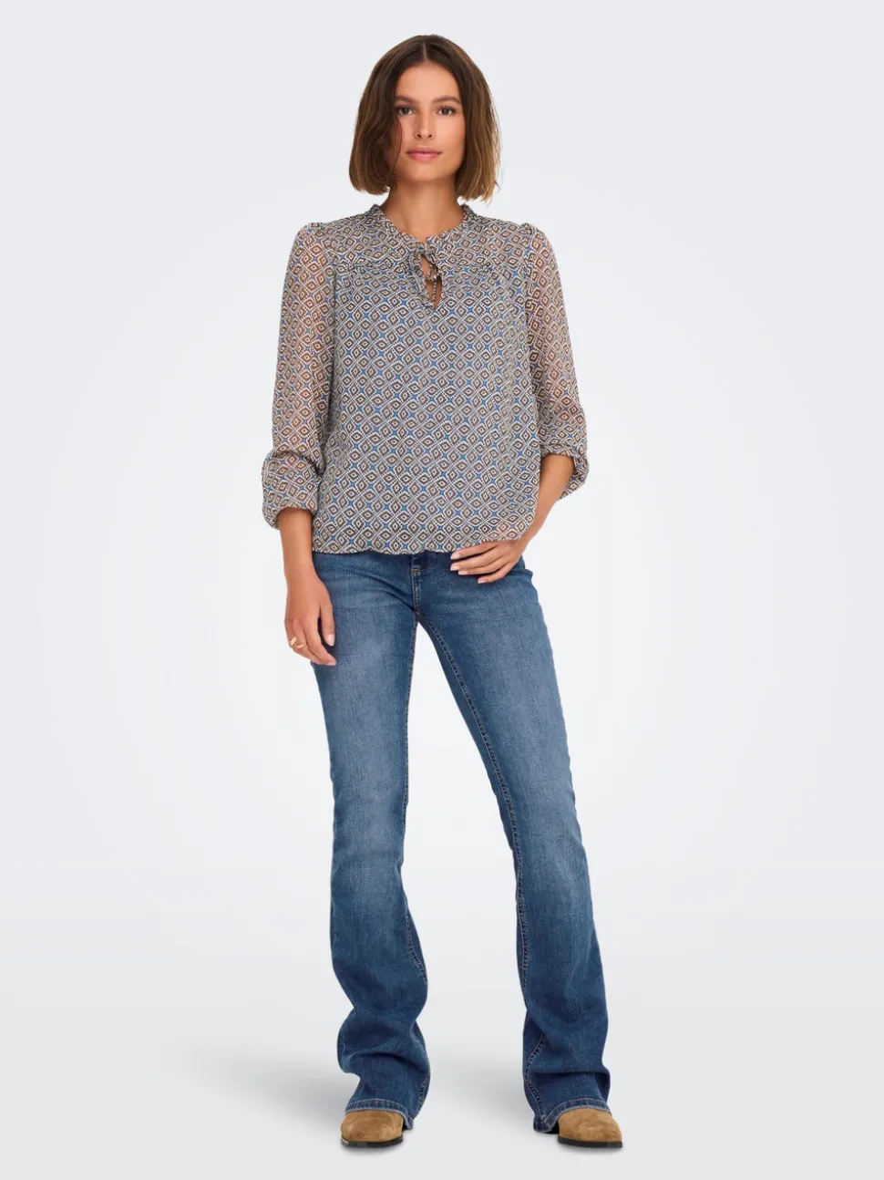 ONLBLUSH Medelhög midja Utsvängd passform Jeans