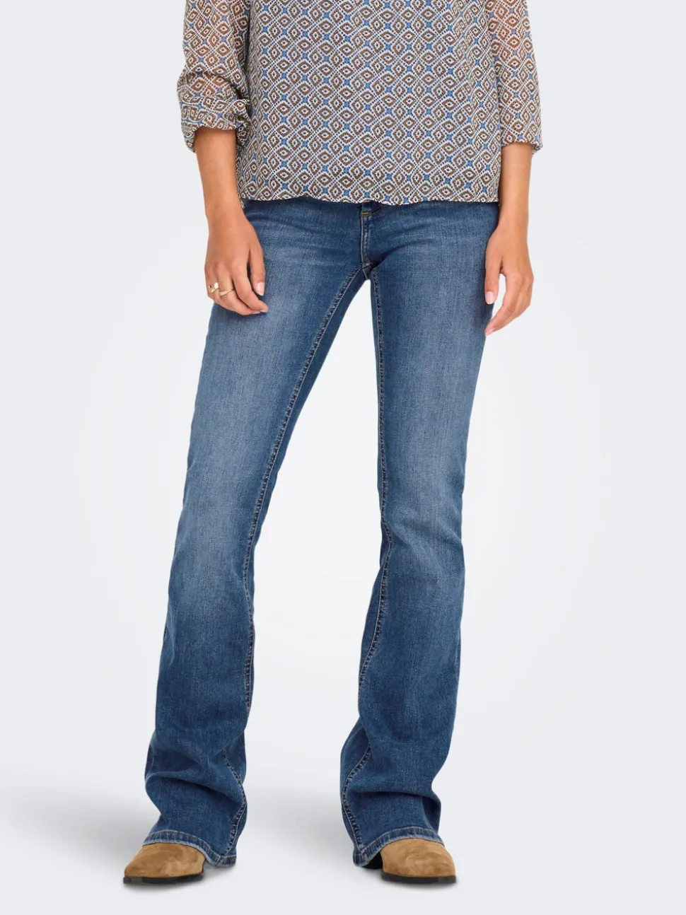 ONLBLUSH Medelhög midja Utsvängd passform Jeans