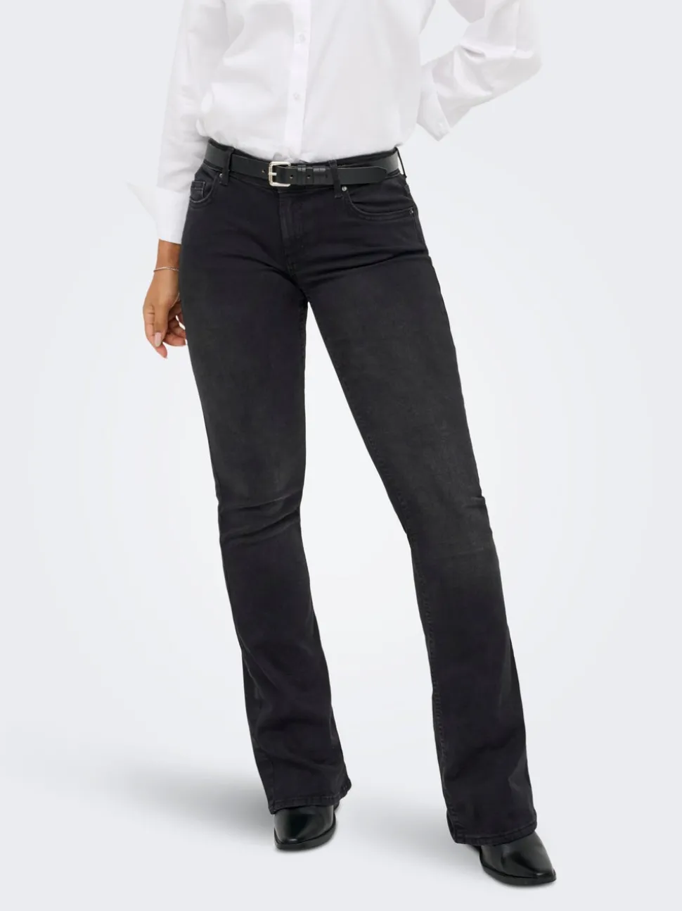 ONLBLUSH Medelhög midja Utsvängd passform Jeans
