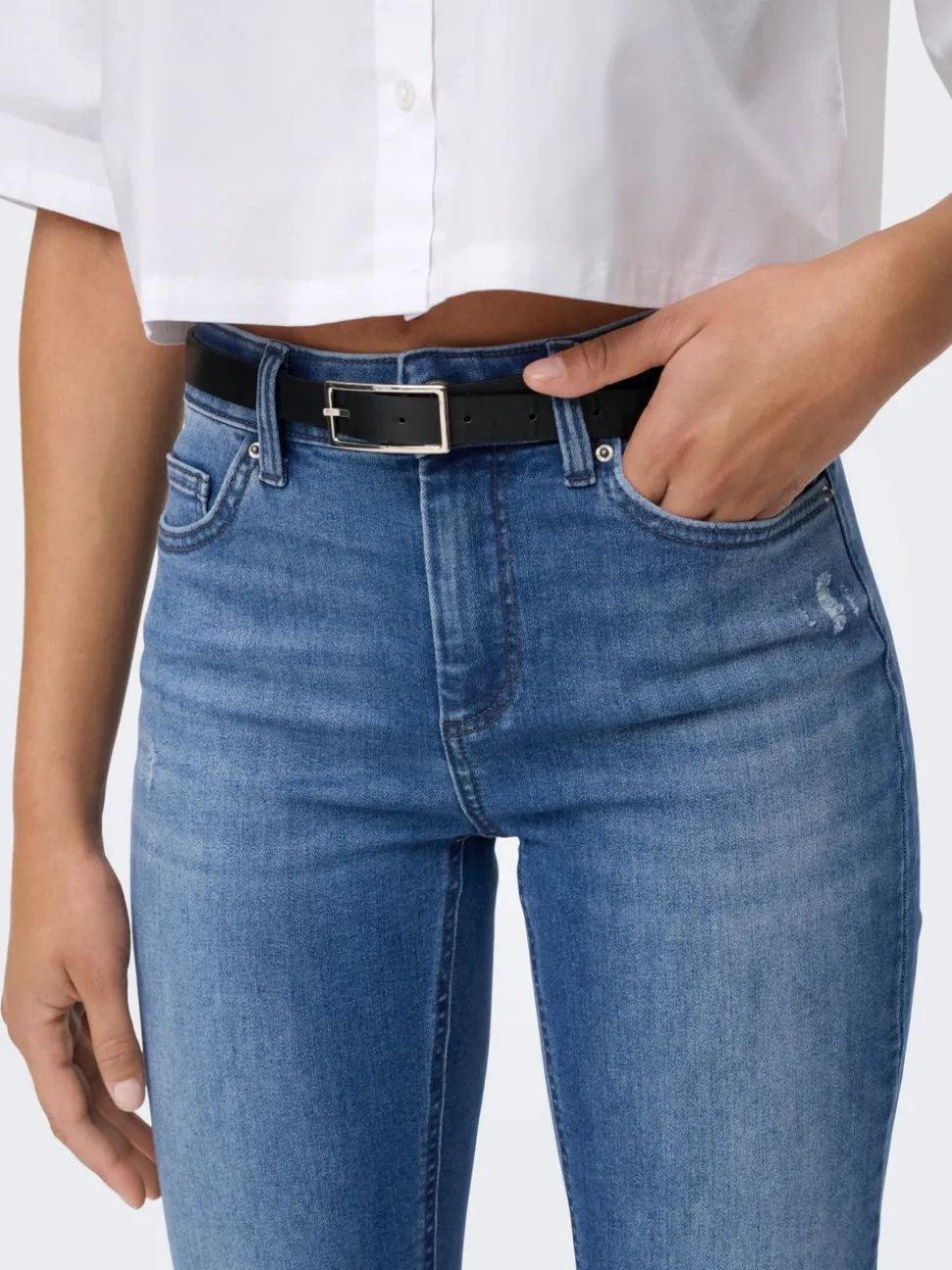 ONLBLUSH Medelhög midja Utsvängd passform Jeans
