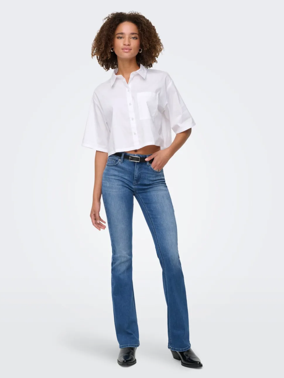 ONLBLUSH Medelhög midja Utsvängd passform Jeans