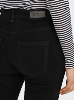 ONLBLUSH Medelhög midja Utsvängd passform Jeans