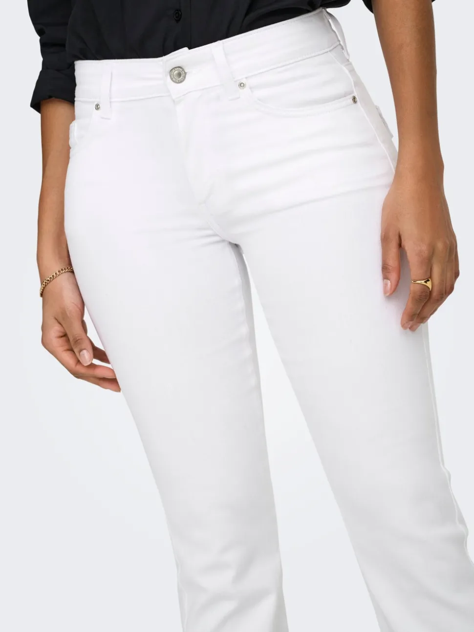 ONLBLUSH Medelhög midja Utsvängd passform Jeans