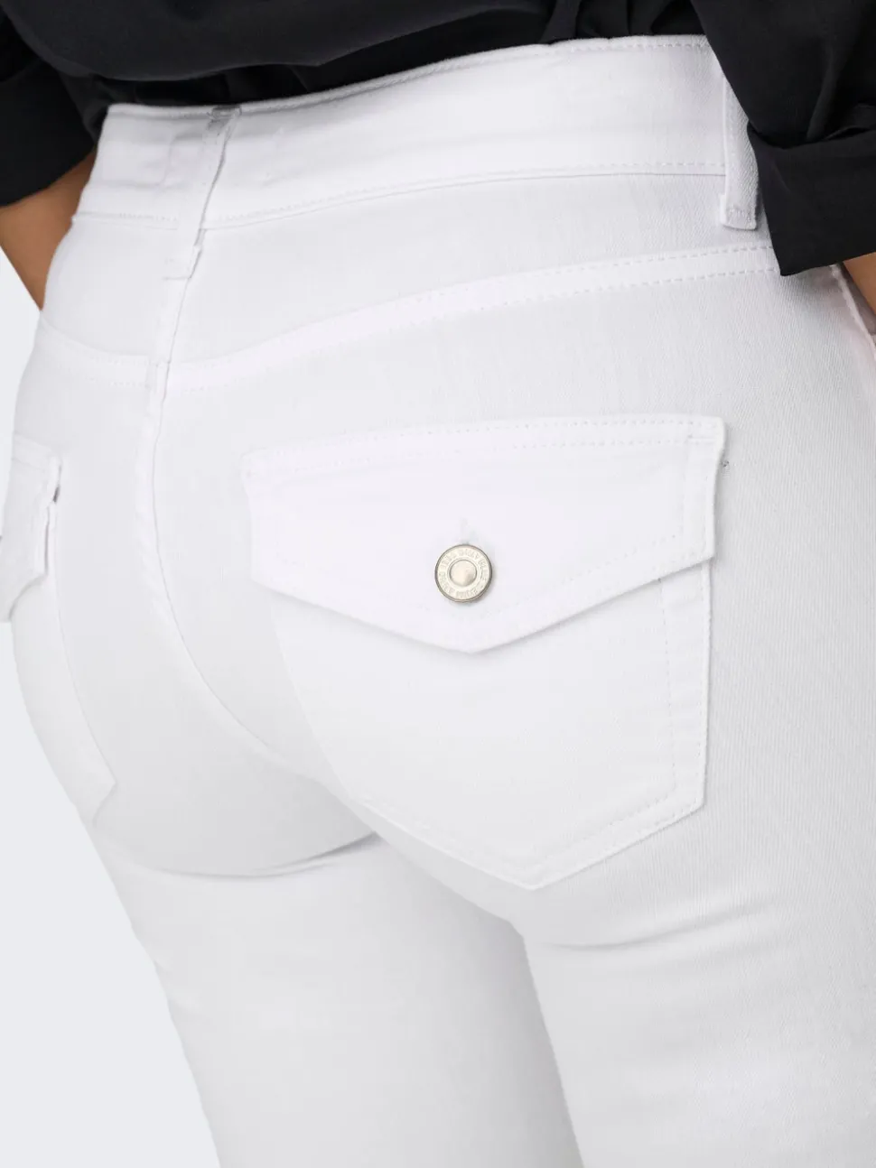 ONLBLUSH Medelhög midja Utsvängd passform Jeans