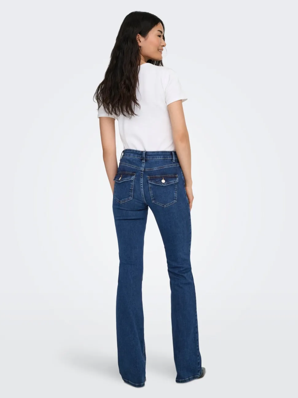 ONLBLUSH Medelhög midja Utsvängd passform Jeans