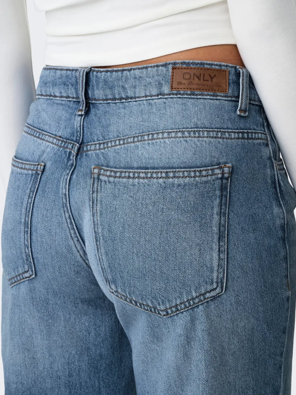 ONLBRITNEY Låg midja Rak passform Jeans