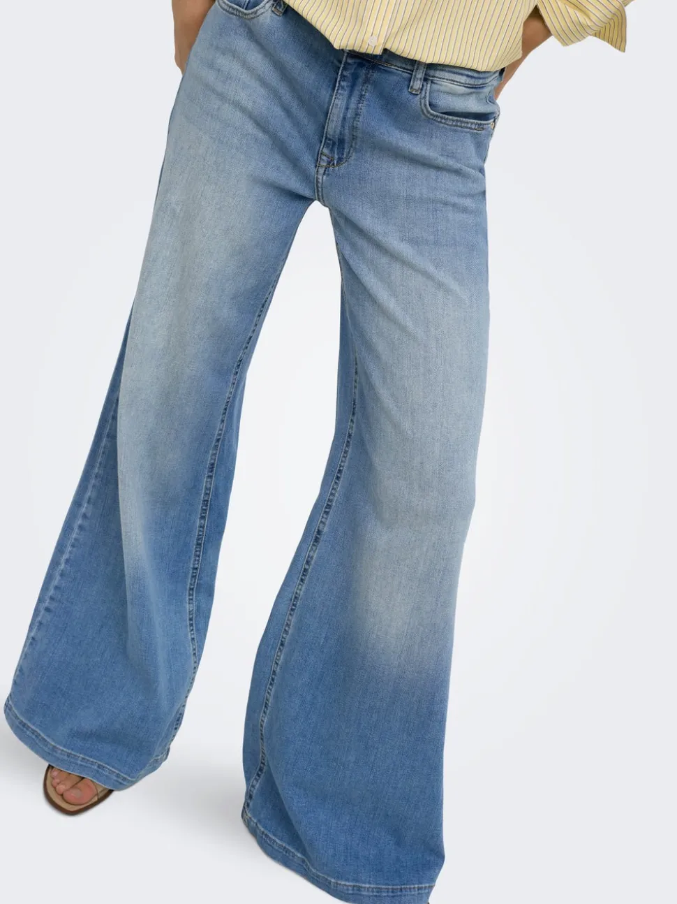 ONLCALIFORNIA Medelhög midja Vida ben Jeans