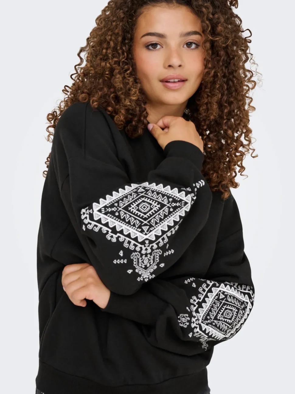 ONLCALLY Sweatshirt