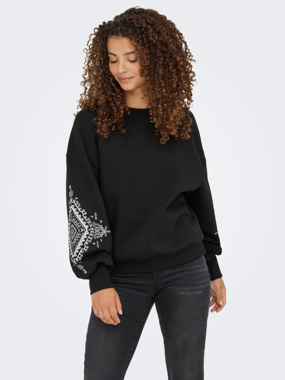 ONLCALLY Sweatshirt
