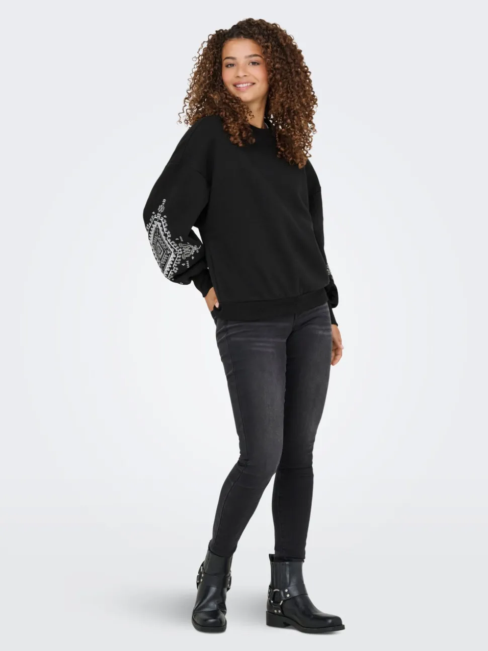 ONLCALLY Sweatshirt