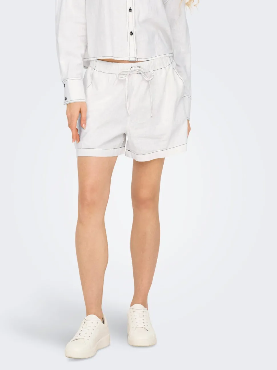 ONLCARO Medelhög midja Normal passform Linne Shorts