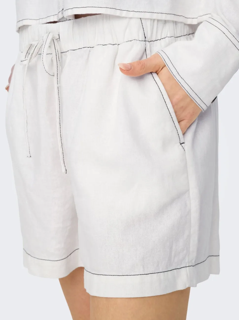 ONLCARO Medelhög midja Normal passform Linne Shorts
