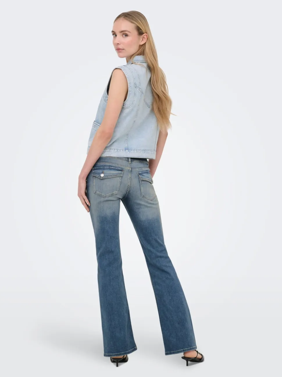 ONLCORAL Låg midja Utsvängd passform Jeans
