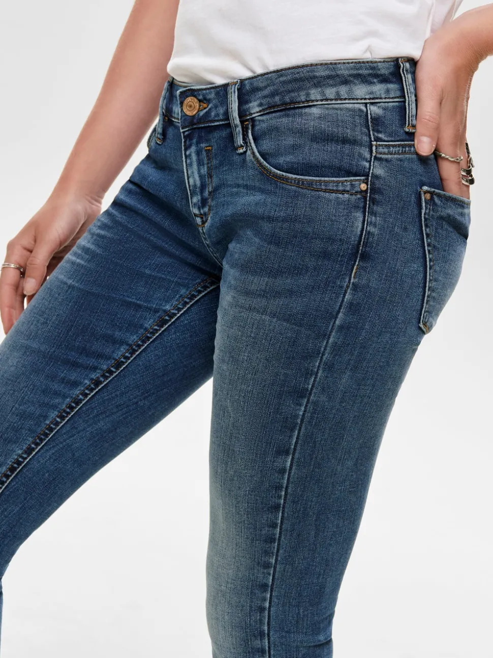 ONLCORAL Superlåg midja Skinny Fit Jeans