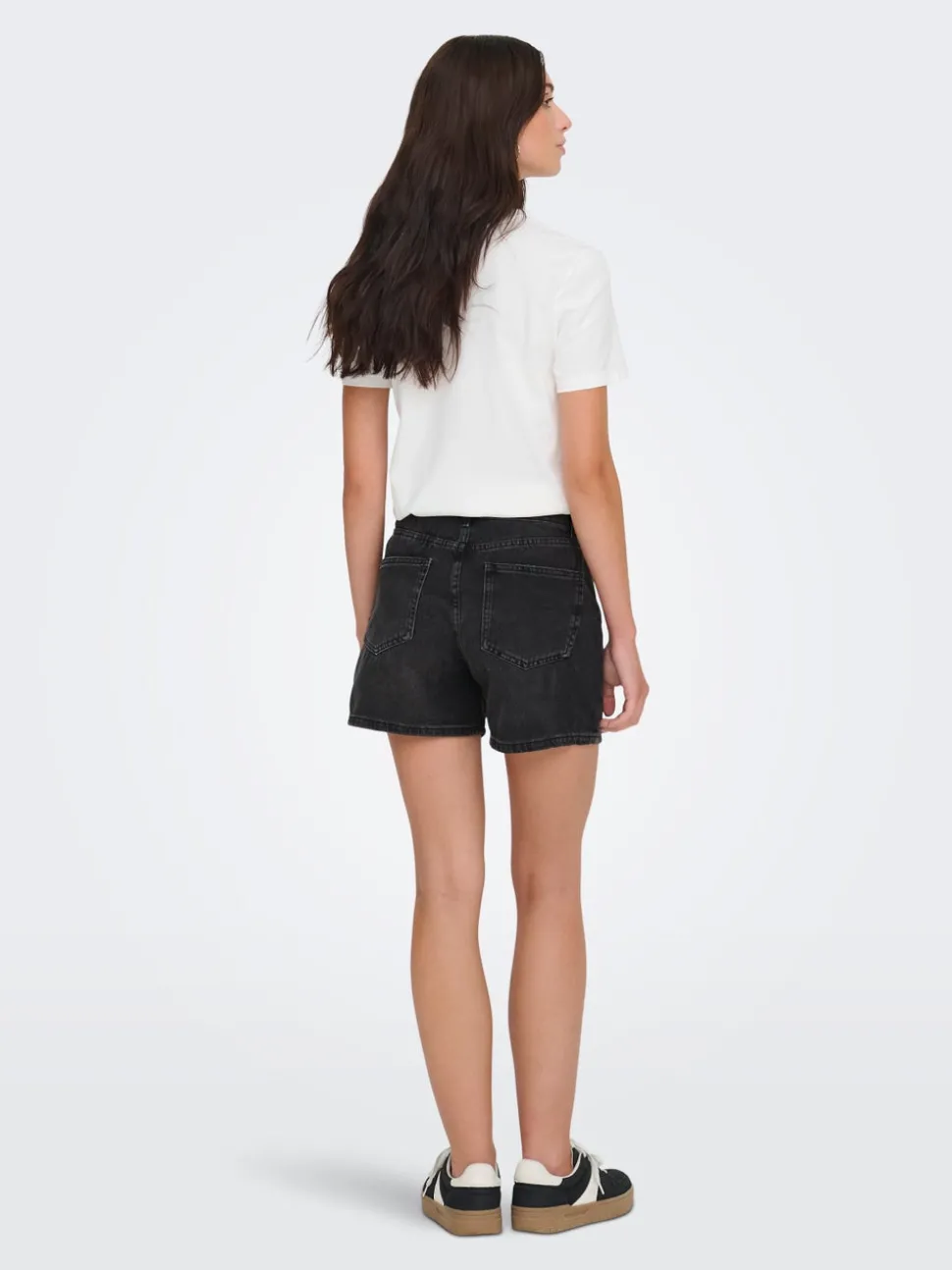 ONLELLA Medelhög midja Normal passform Denimshorts