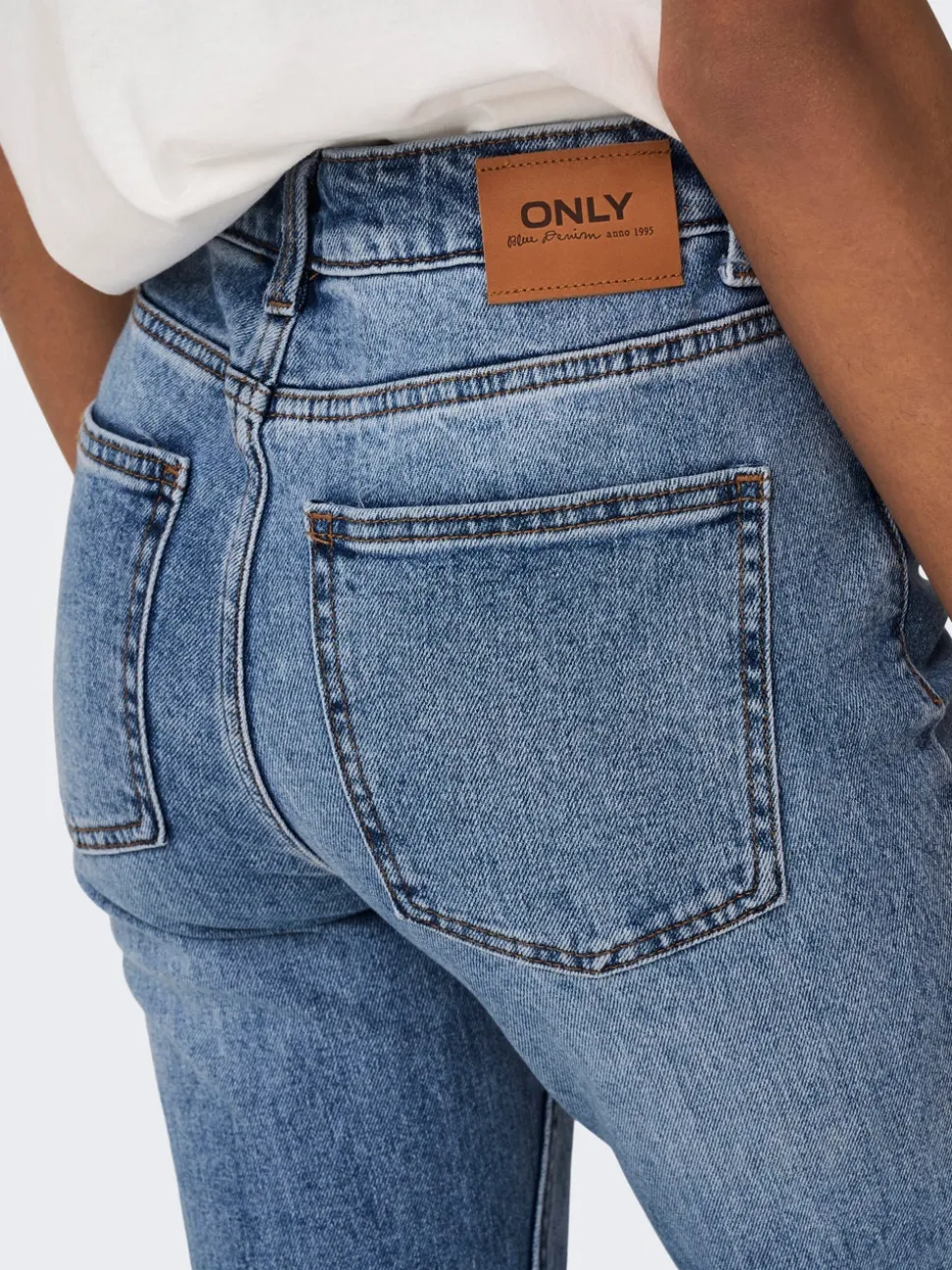 ONLEMILY Hög midja Rak passform Ankellängd Jeans