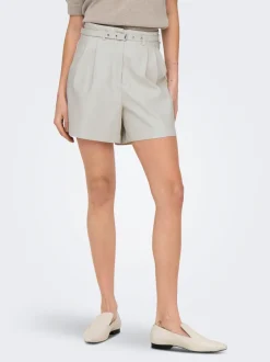 ONLHEIDI Medelhög midja Normal passform Shorts i läderimitation