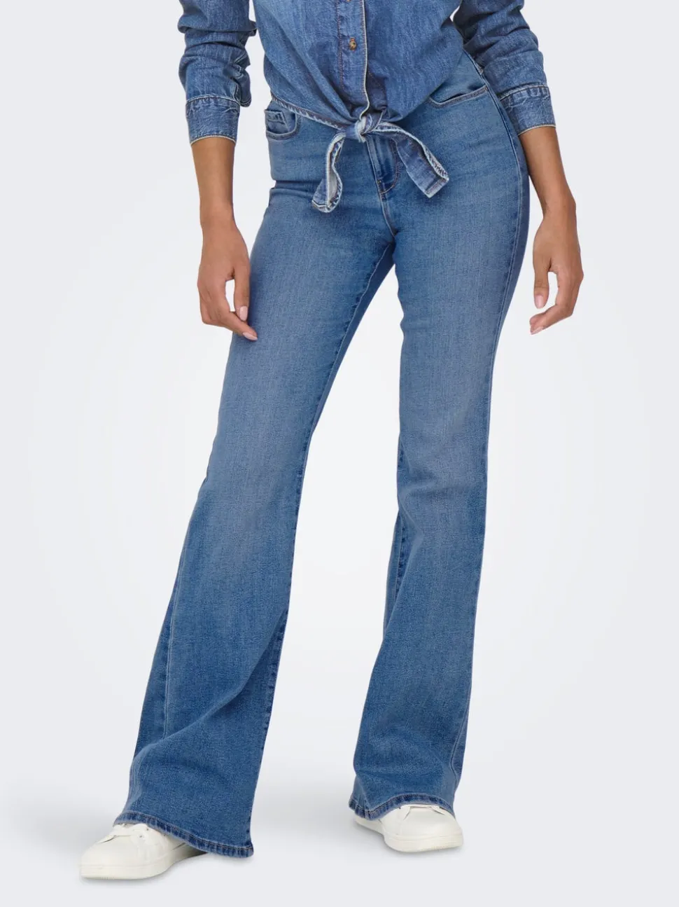 ONLHENNI Hög midja Utsvängd passform Jeans