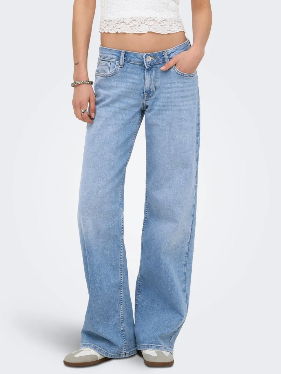 ONLJULLES Låg midja Vida ben Jeans