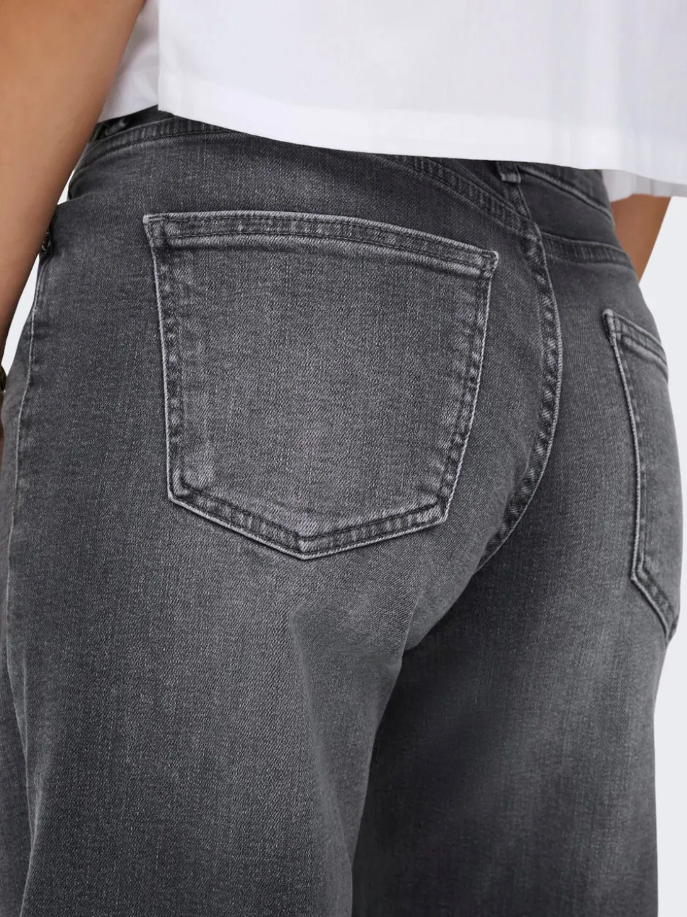 ONLJULLES Låg midja Vida ben Jeans