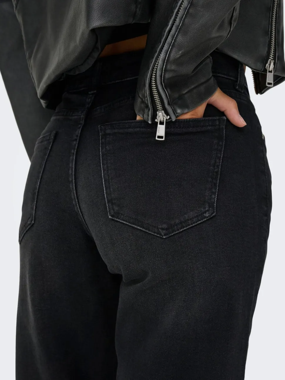 ONLJULLES Låg midja Vida ben Jeans