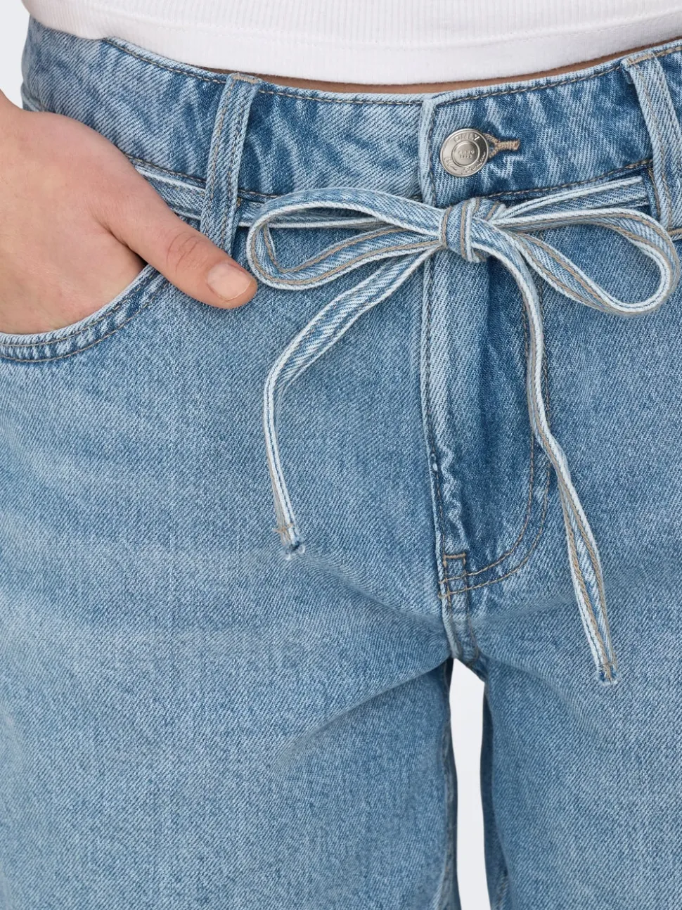ONLLUMI Medelhög midja Vida ben Denimshorts