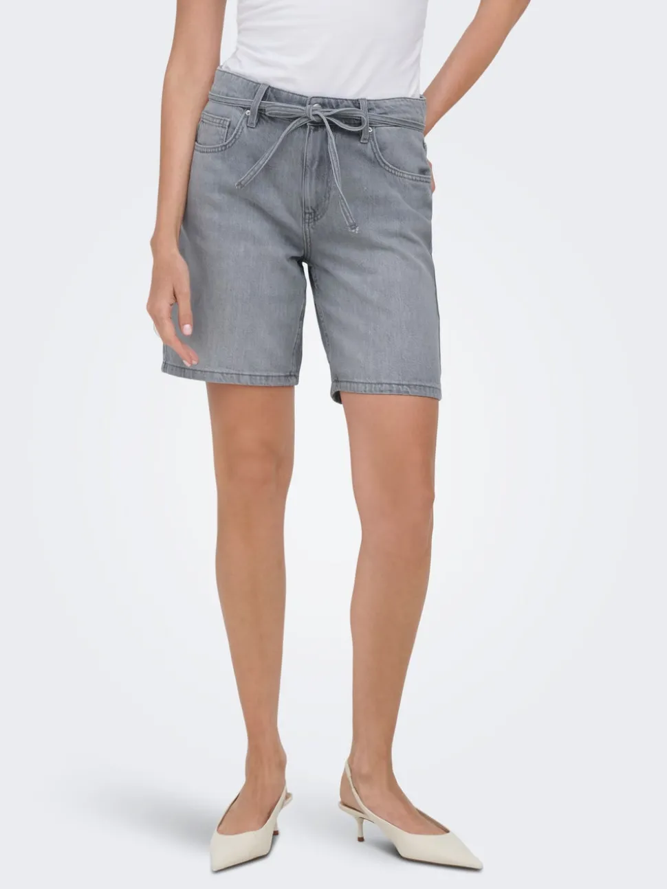 ONLLUMI Medelhög midja Vida ben Denimshorts