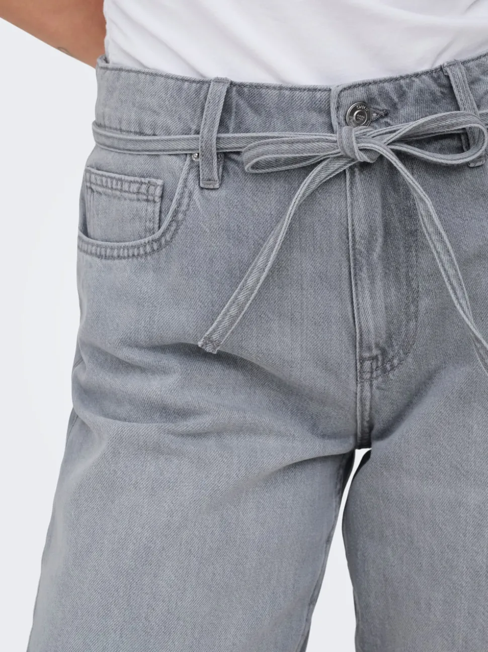 ONLLUMI Medelhög midja Vida ben Denimshorts