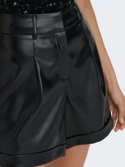 ONLODA Medelhög midja Normal passform Shorts i läderimitation