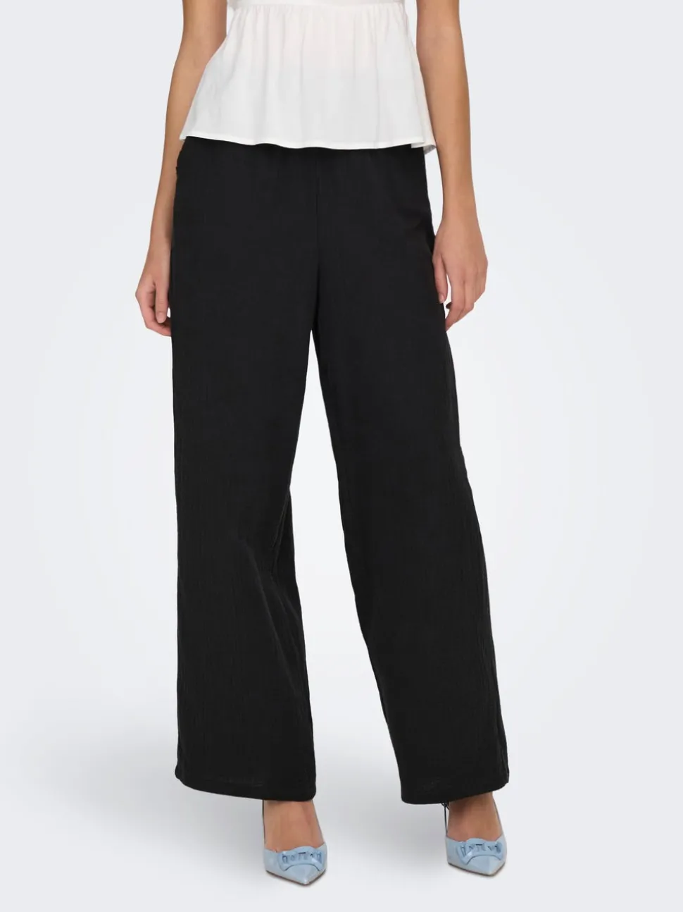 ONLTHYRA Comfort fit Byxor med vida ben