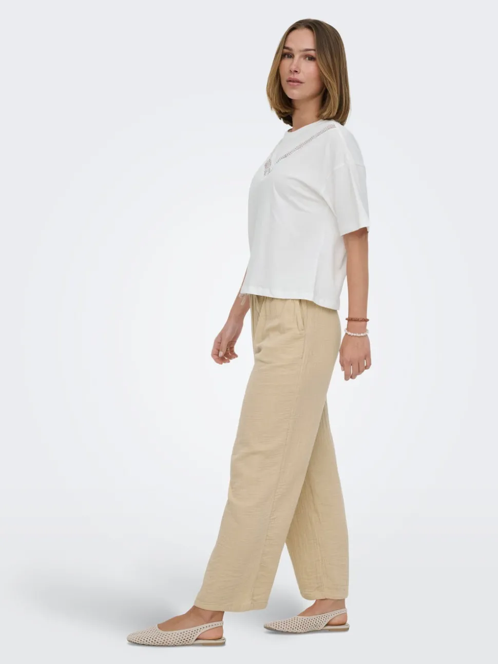ONLTHYRA Comfort fit Byxor med vida ben