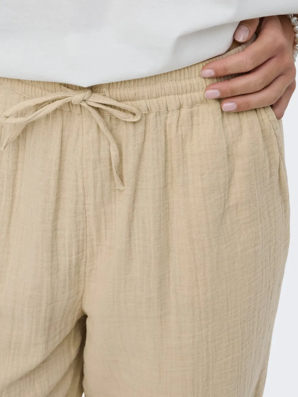 ONLTHYRA Comfort fit Byxor med vida ben